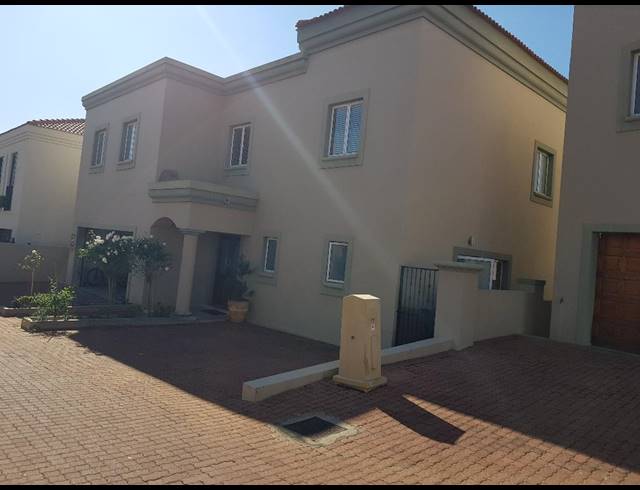3 BEDROOM CLUSTER TO LET IN HYDE PARK
